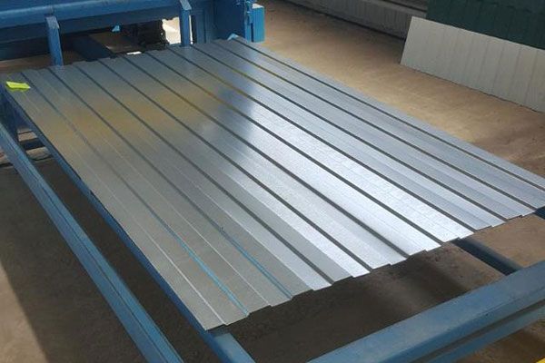 Профнастил С8: оцинковка и полимерное покрытие, примеры